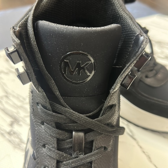 Euc - Michael Kors 2” platform sneakers size 9 - Picture 12 of 12